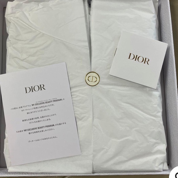 Dior Around the World Exclusive 500 Piece
NWT
Puzzle - Collector's Item - Picture 3 of 7